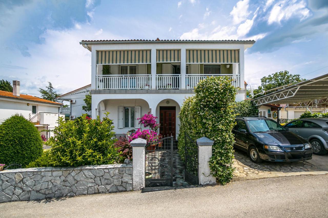 Apartment Near The Sea Judita Malinska Exterior photo