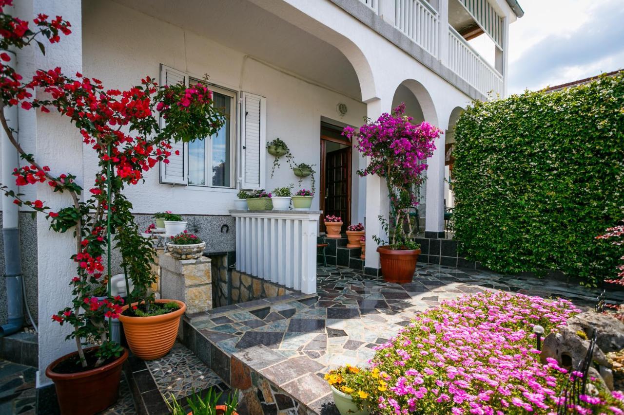 Apartment Near The Sea Judita Malinska Exterior photo